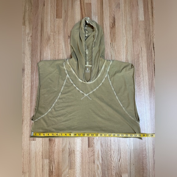 Free People crop top with hood size Medium - Picture 6 of 8